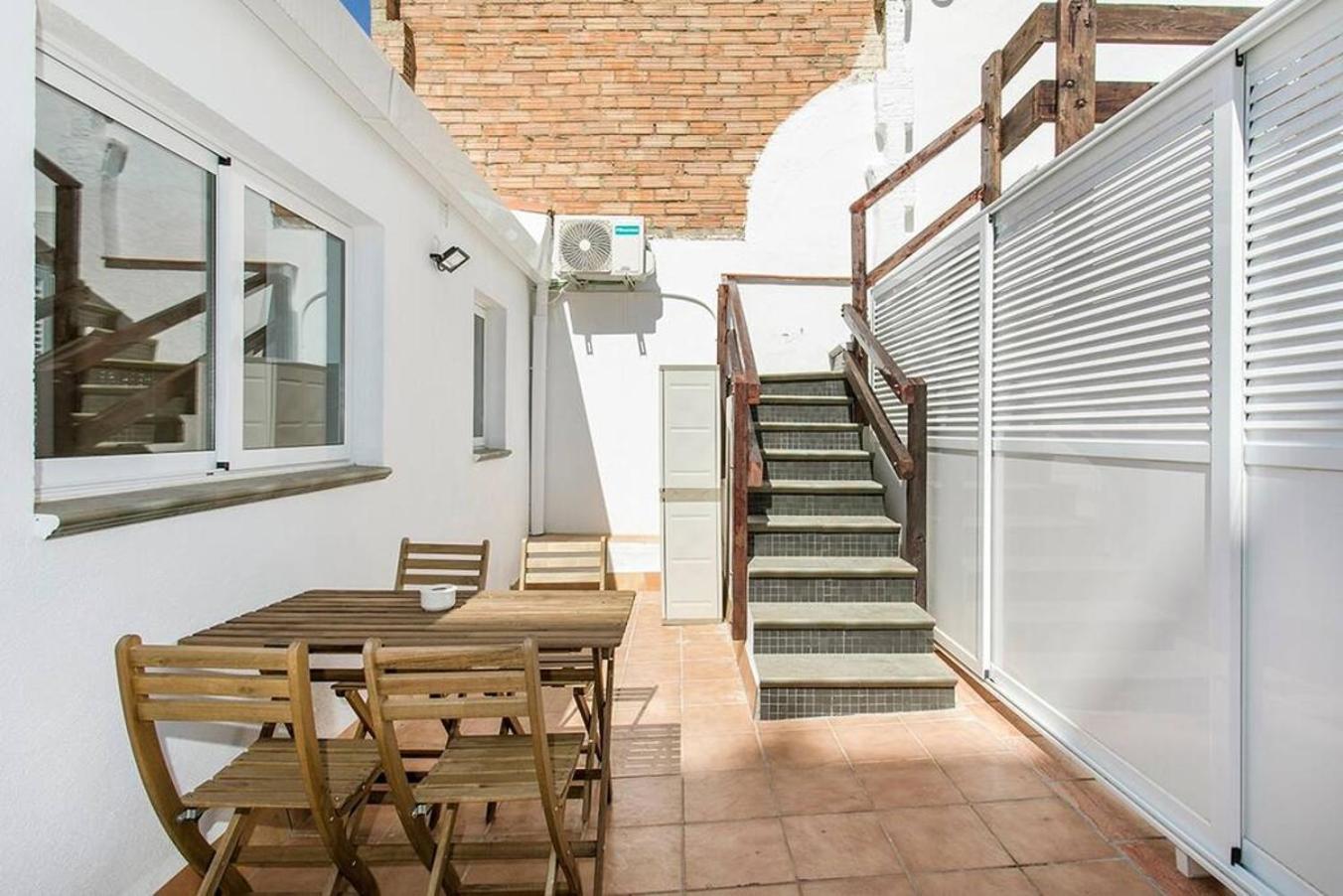 Cozy&New With Terrace Appartement L'Hospitalet de Llobregat Buitenkant foto