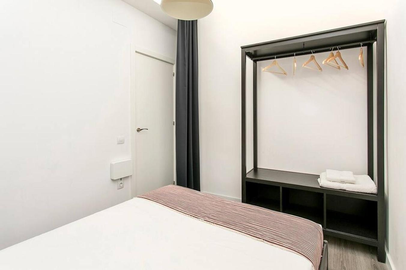 Cozy&New With Terrace Appartement L'Hospitalet de Llobregat Buitenkant foto