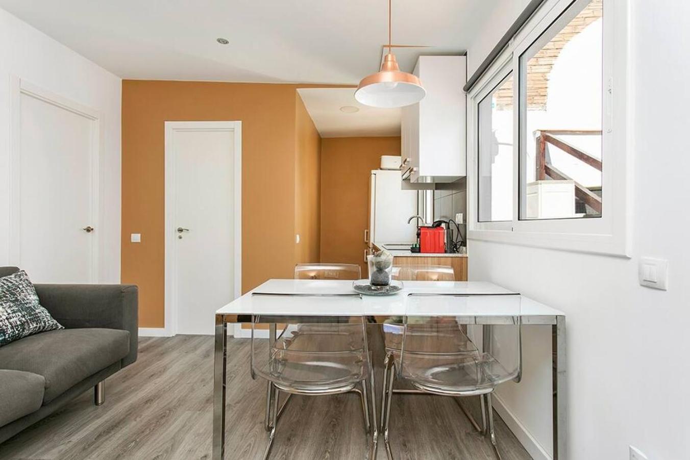 Cozy&New With Terrace Appartement L'Hospitalet de Llobregat Buitenkant foto