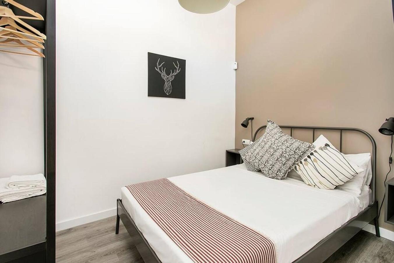 Cozy&New With Terrace Appartement L'Hospitalet de Llobregat Buitenkant foto